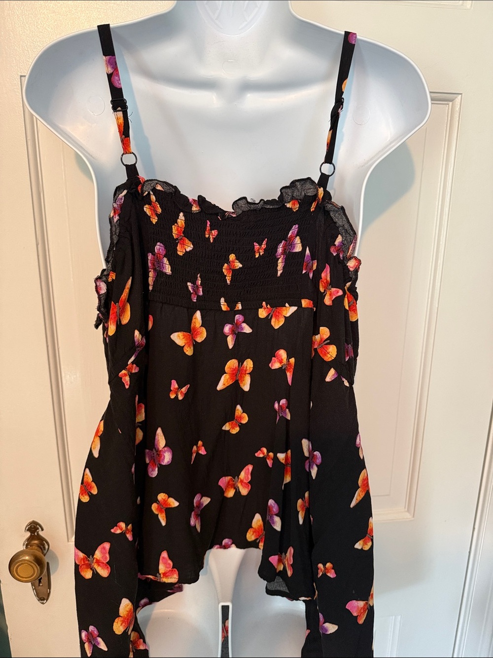 Torrid Butterfly Print top - Picture 3 of 5